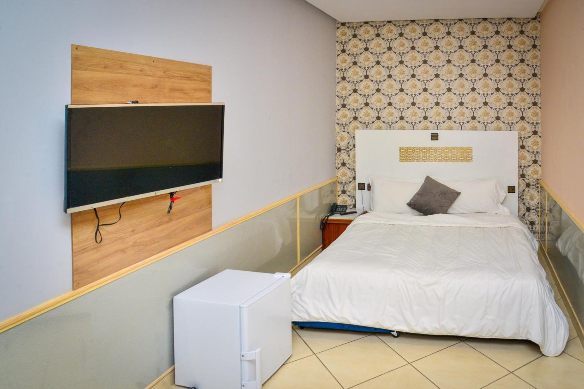 Free Zone Hotel Gzennaia Luaran gambar