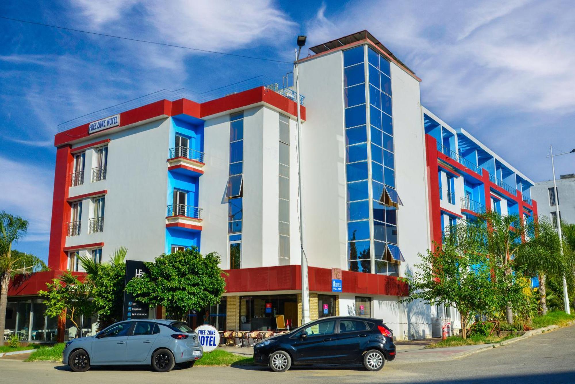 Free Zone Hotel Gzennaia Luaran gambar